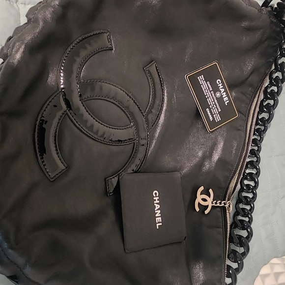 Absolutely beautiful chanel bag authentic 100% - Picture 2 of 13